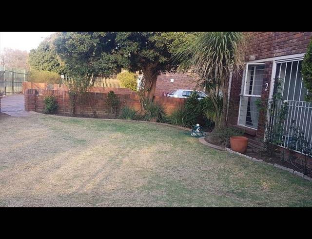 3 BEDROOM TOWNHOUSE FOR SALE IN BOKSBURG SOUTH